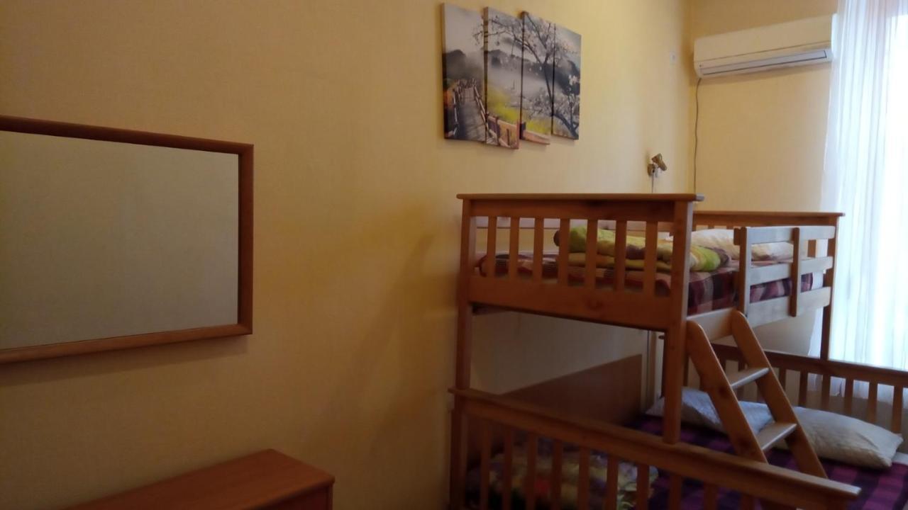 Vishnya Hostel Dnipro Eksteriør billede