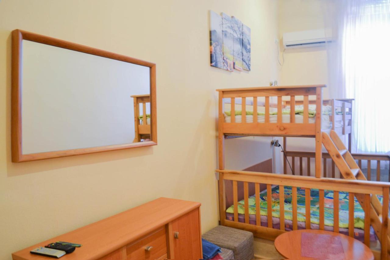 Vishnya Hostel Dnipro Eksteriør billede